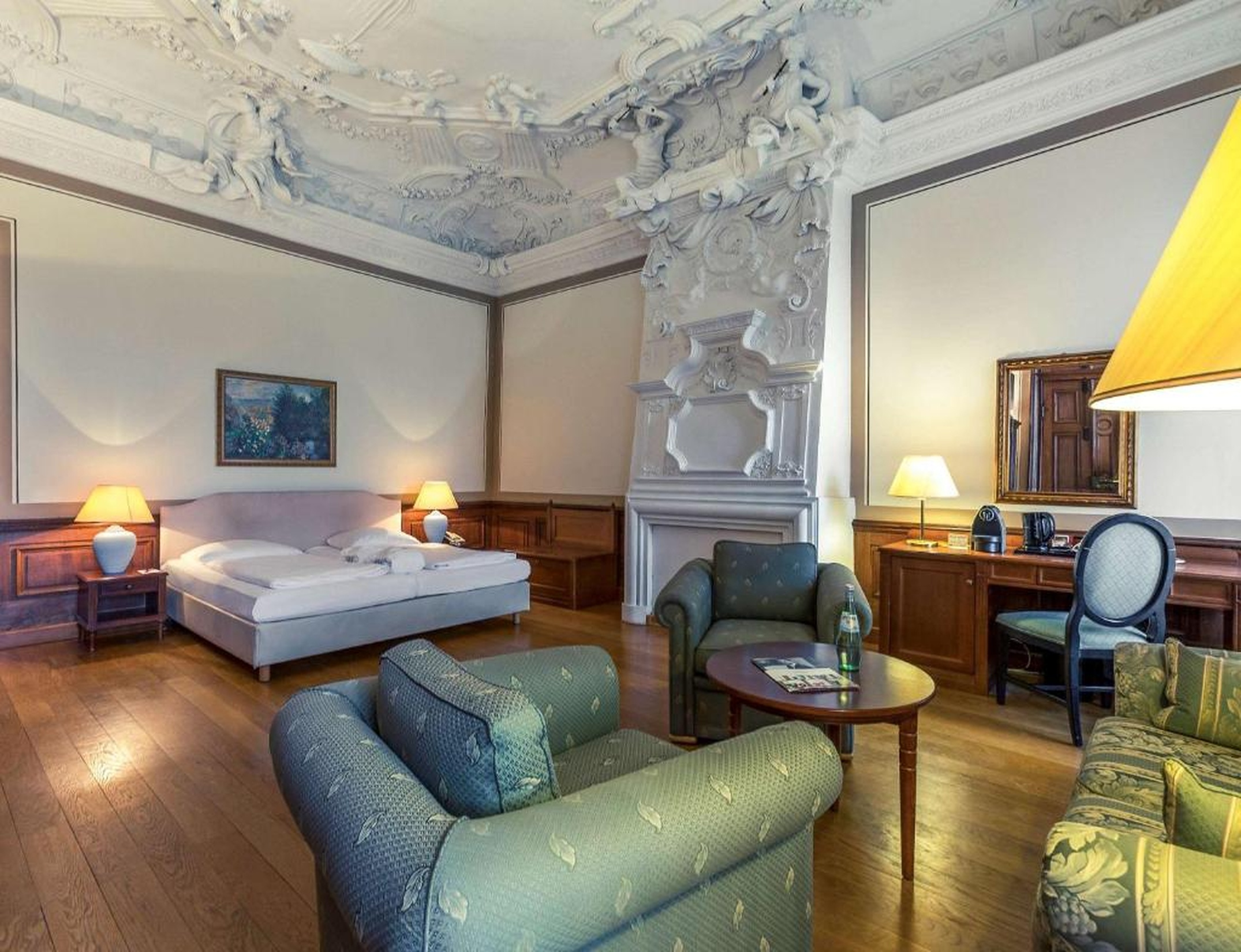 Junior Suite with palace or park view